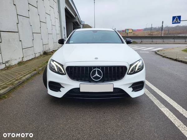 Mercedes-Benz Klasa E 220 d 4-Matic 9G-TRONIC - 2