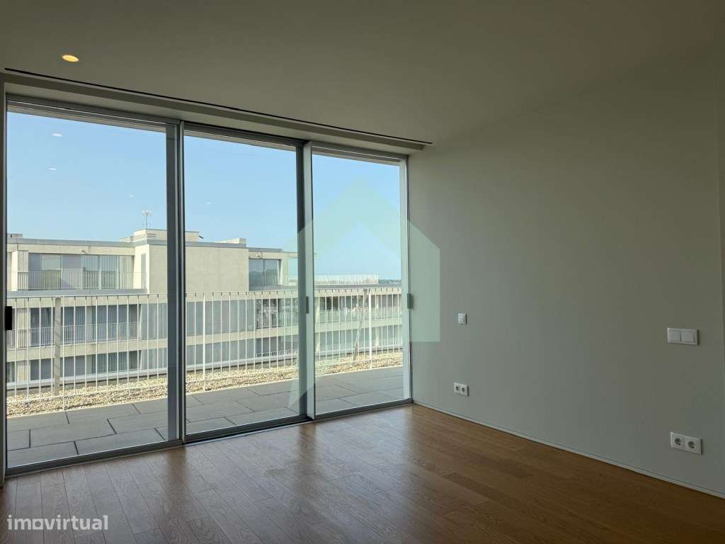 Apartamento T4 com vistas únicas em Barcelinhos, Barcelos.-22