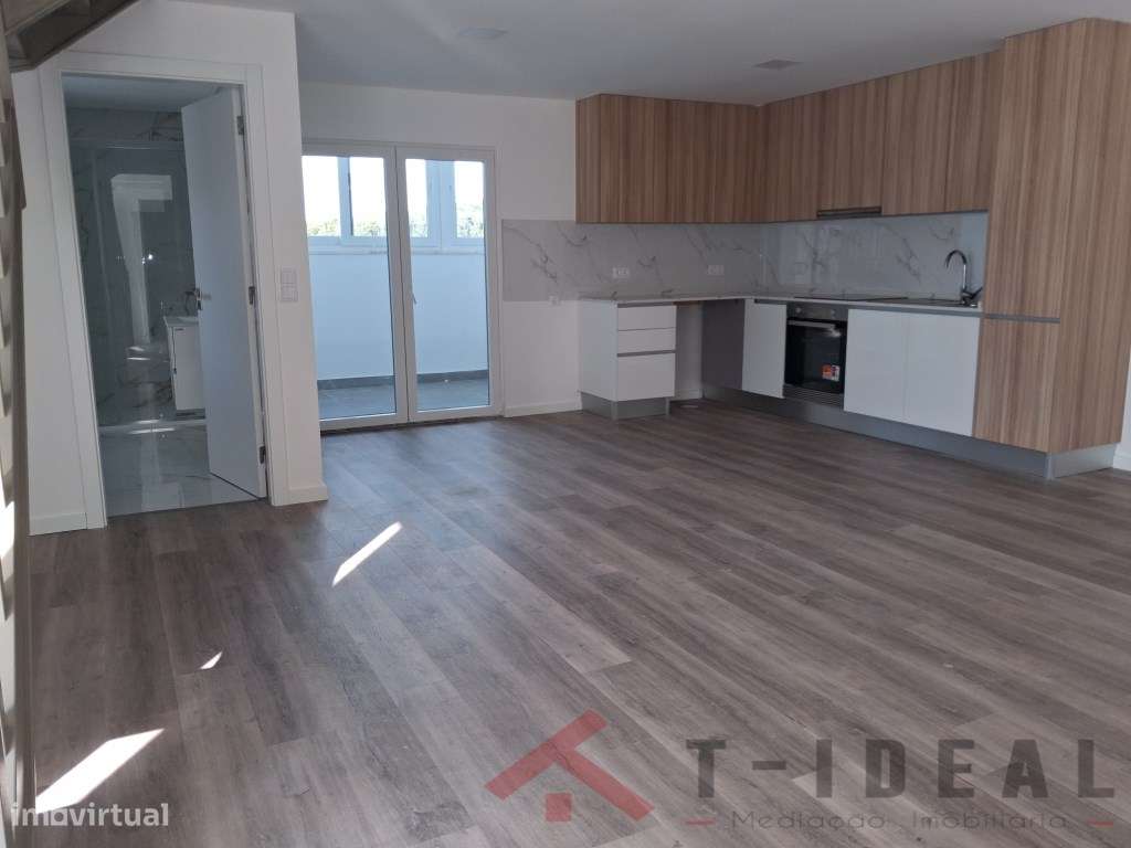 Moradia T3 totalmente remodelada perto das praias-3