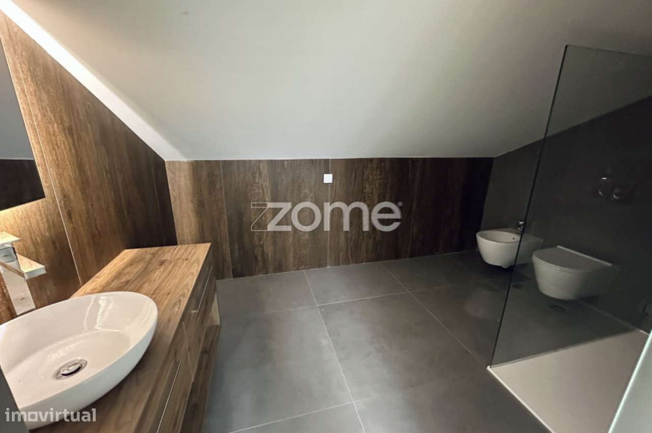 Apartamento T3 com Mezanino – 3 lugares de garagem-14