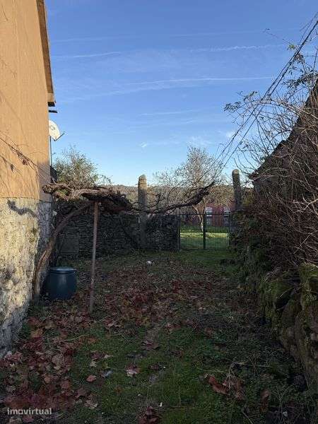 Casa em ruínas para reconstruir - Grande imagem: 5/12