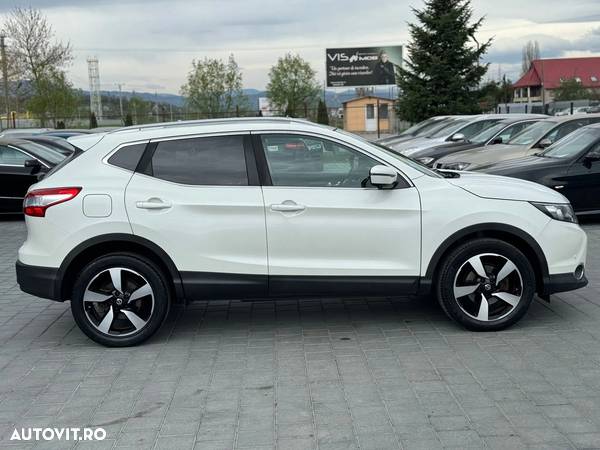 Nissan Qashqai 1.5 dCi TEKNA - 4