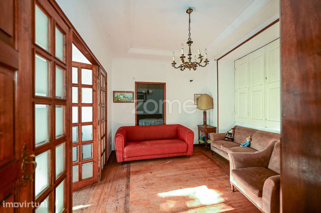 Moradia com terreno situada na praça principal de valongo - Grande imagem: 3/33