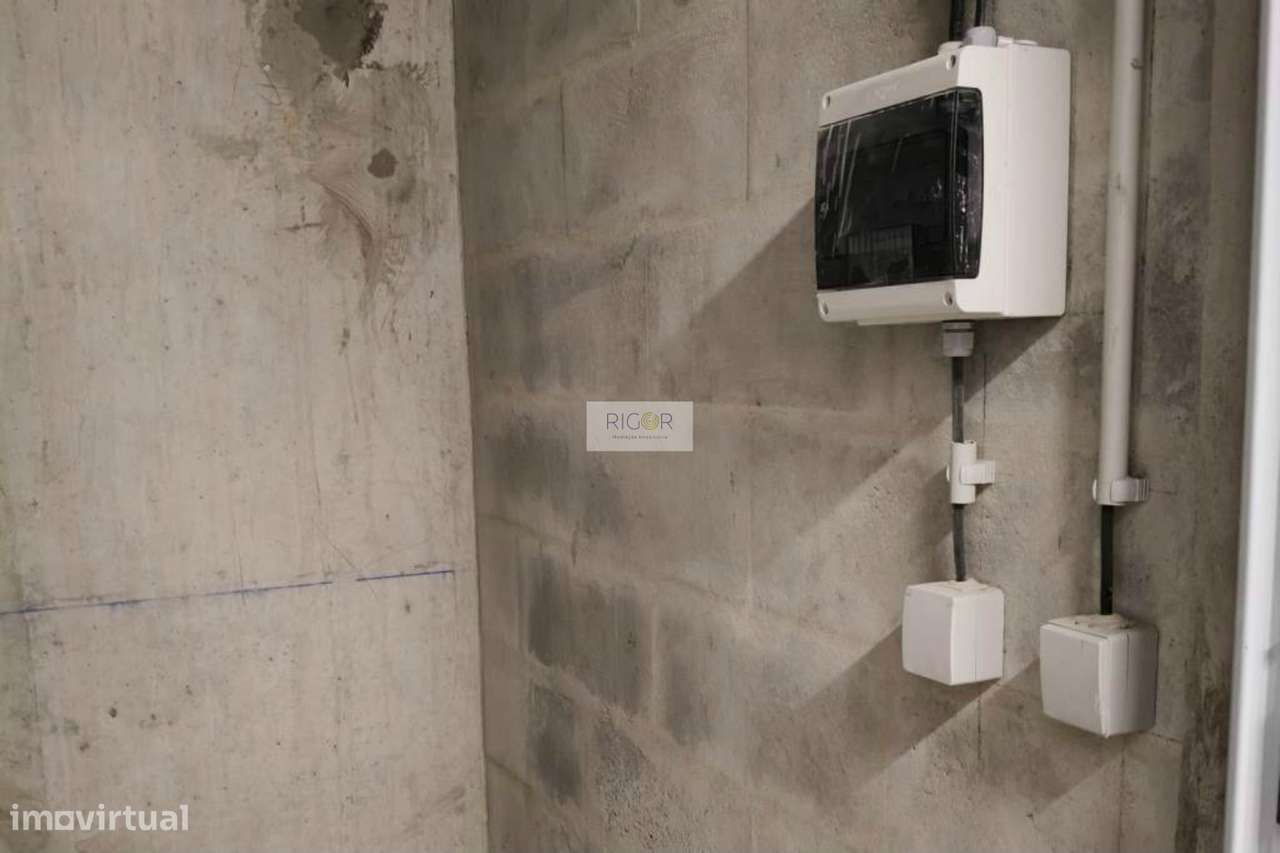 Apartamento T2+1 com varanda na sala a sul em Matosinhos-13