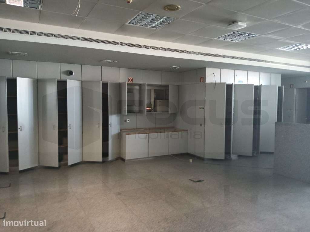 Oportunidade de Investimento: Imóvel Comercial com Localização de E... - Grande imagem: 5/20