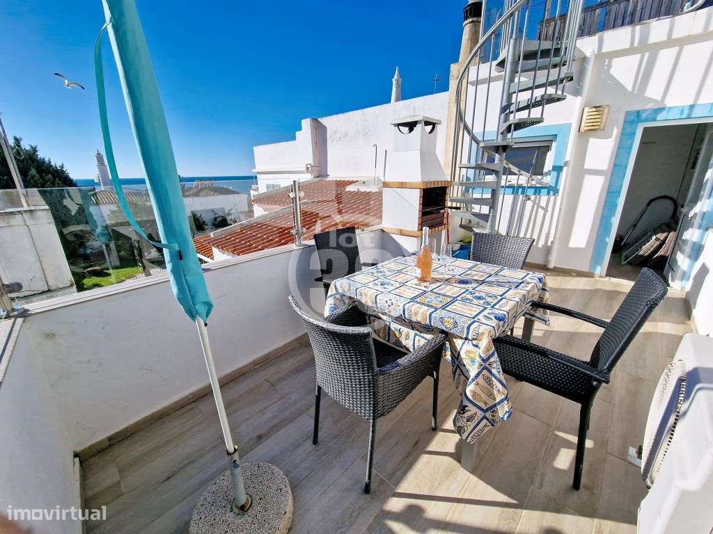 Casa histórica renovada e com fantástica vista mar na zona mais ant...-19