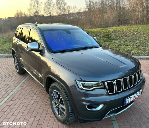 Jeep Grand Cherokee - 22