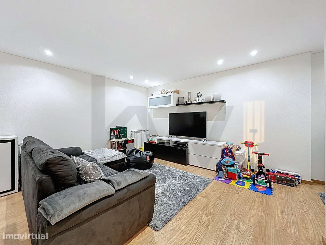 Apartamento T2 c/ Garagem Fechada em Perfeito Estado- Urbanização Pass - Grande imagem: 4/37