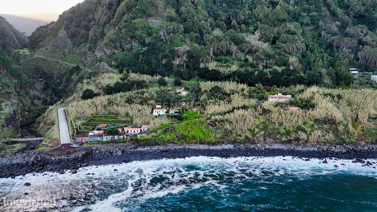 Imóvel Histórico na Fajã do Araújo – Uma das Casas Mais Antigas do Nor-1