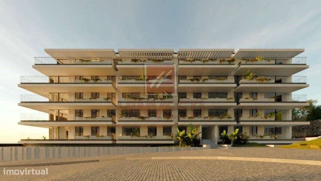 T2 Exclusivo com Varanda Panorâmica e Vista Mar/Rio | Vila Nova de Ga-13