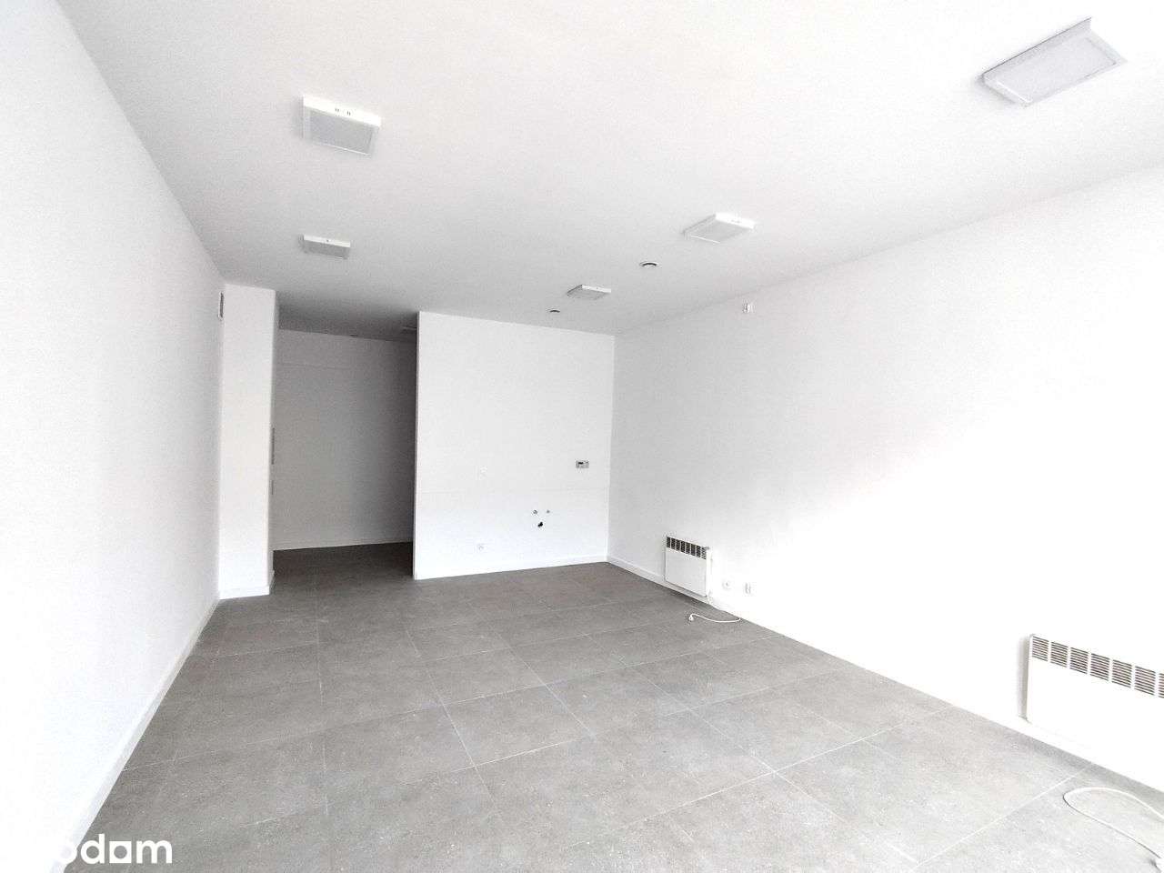 Atrakcyjny LOKAL UŻYTKOWY w samym centrum CHOJNOWA - Pełny obrazek: 4/10