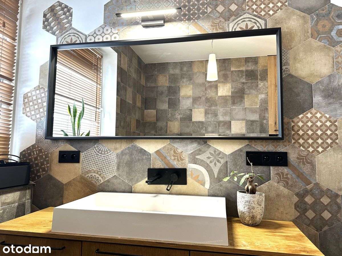 Dwupoziomowe mieszkanie + dwa miejsca postojowe.-7