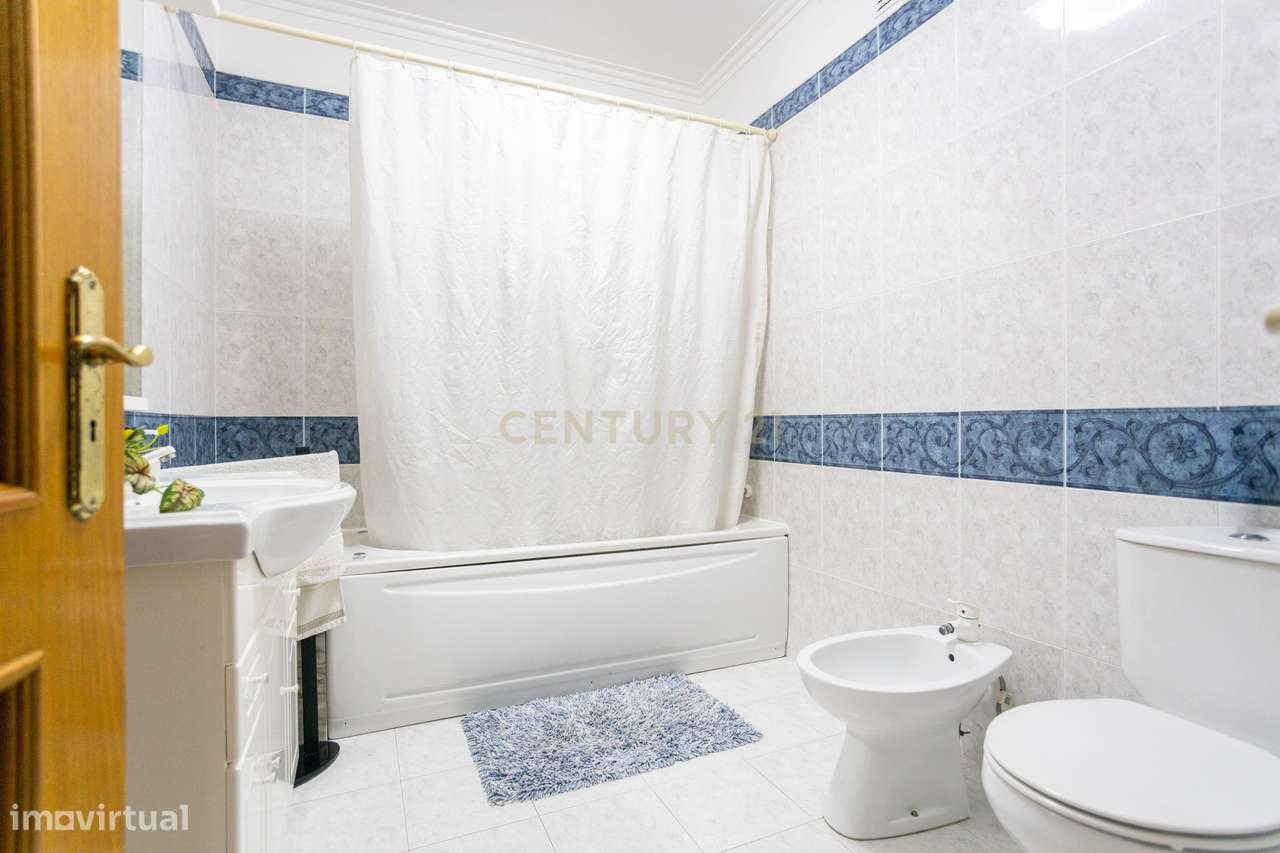 Apartamento T2+1 Duplex com elevador-17