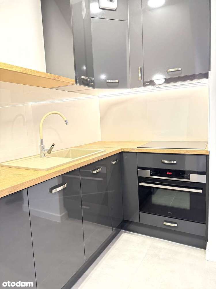 Ostatni Nowoczesny Apartament w Centrum z Panoramicznym Balkonem-5