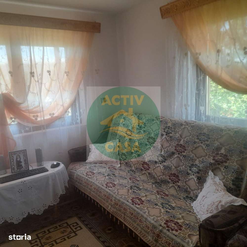 Casa de vanzare - Imagine principală: 5/7