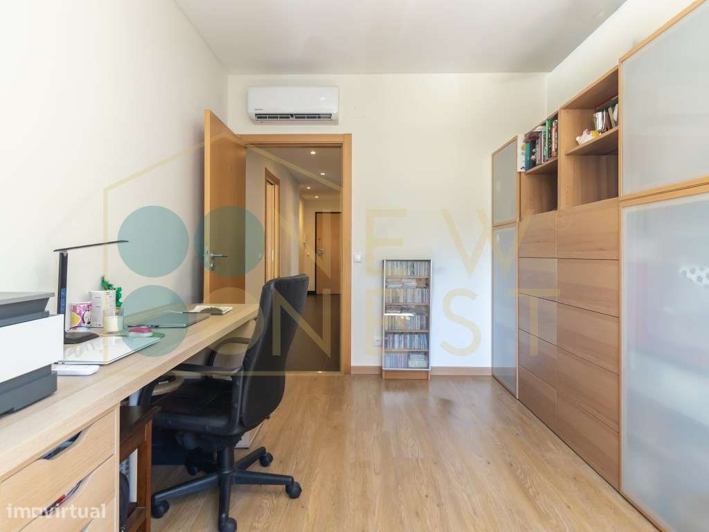 Apartamento T4 com Terraço, 3 varandas, 2 Parqueamentos e Arrecadaç...-30