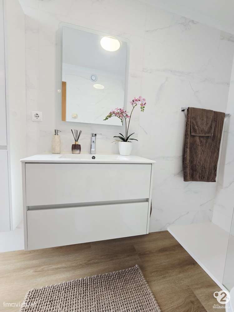Apartamento T2 em Custóias ( Avilhó )-14