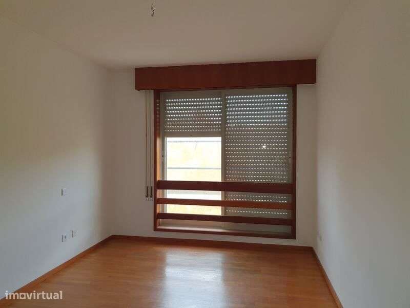 Apartamento T2 em Vermoim - Grande imagem: 5/12