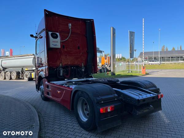 Mercedes-Benz Actros - 4