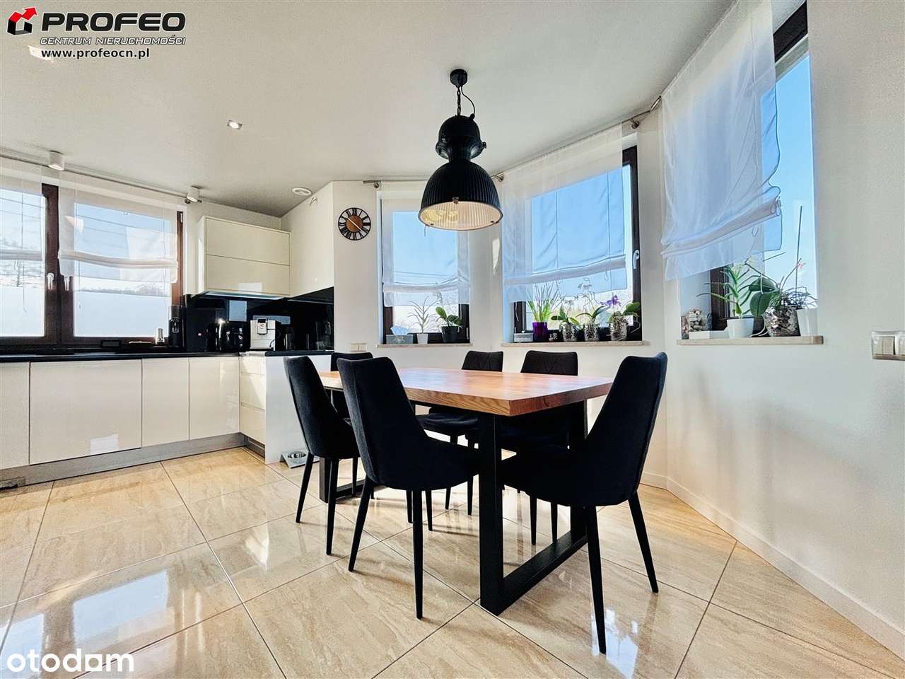 Wysoki standard i lokalizacja to wizytówka domu!-11