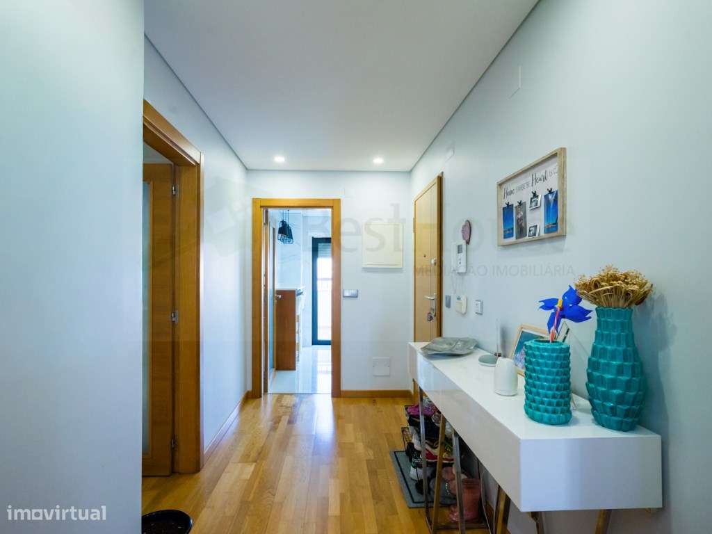 T3 Queluz com Terraço , garagem e suite.-6