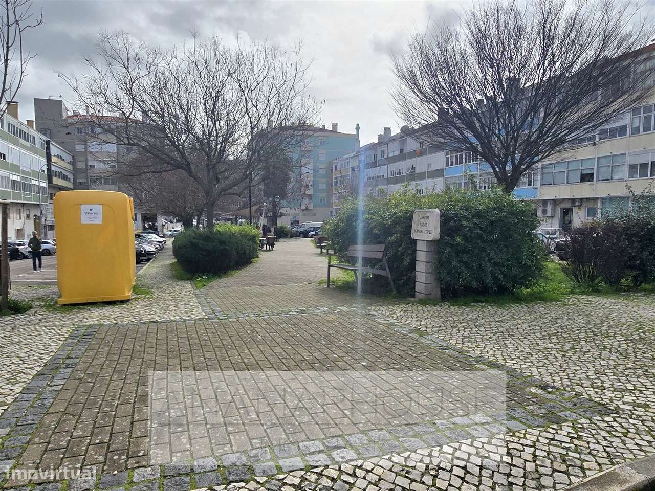 T2 remodelado com dois wcs, próximo á Urbanização do Neudel, Amadora-21