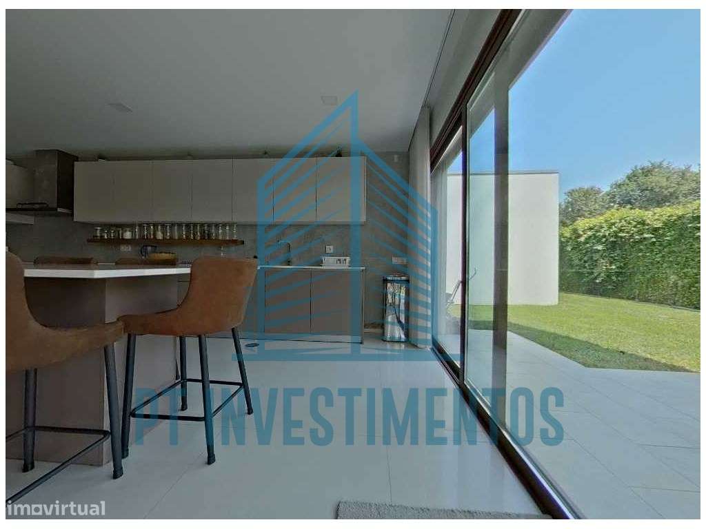 Moradia semi-nova T5+1 em Santa Joana - Aveiro-24