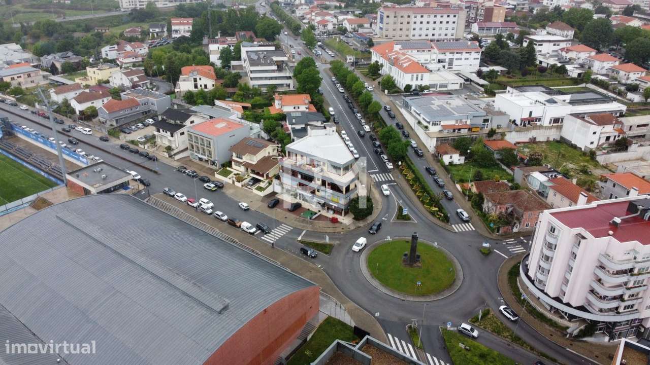 APARTAMENTO T2 EM REMODELAÇÃO COM TERRAÇO E COM VARANDA | CENTRO DE...-21