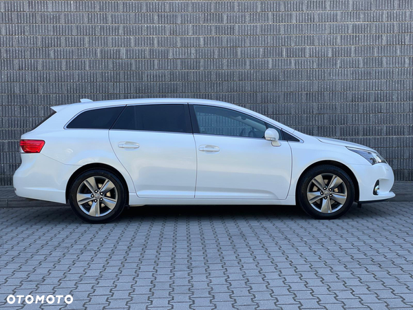 Toyota Avensis 2.2 D-4D Style - 7