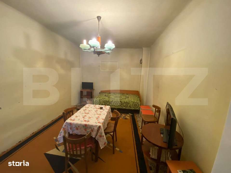 Casa de 284 mp, impartit in 3 apartamente, teren 503 mp, Grivitei Comi - Imagine principală: 3/17