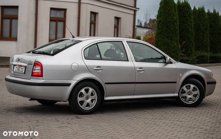 Skoda Octavia 2.0 Elegance - 21