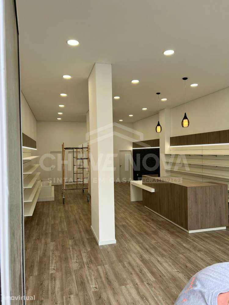 Espaço comercial com 110m2 à venda em Matosinhos Sul - Grande imagem: 4/9