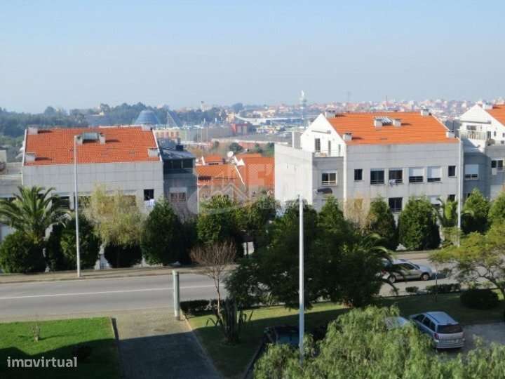 EXCELENTE MORADIA T4-17