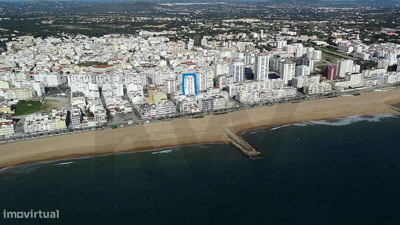 Viva a dois passos do mar - T1 na 2ª linha da Praia, com vista panorâm-12