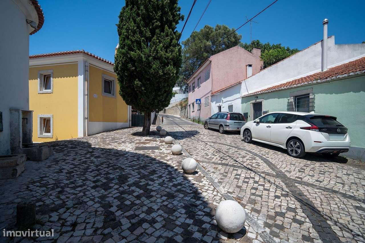 Moradia em Barcarena com Potencial para T3 ou Investimento (2x T1)-22
