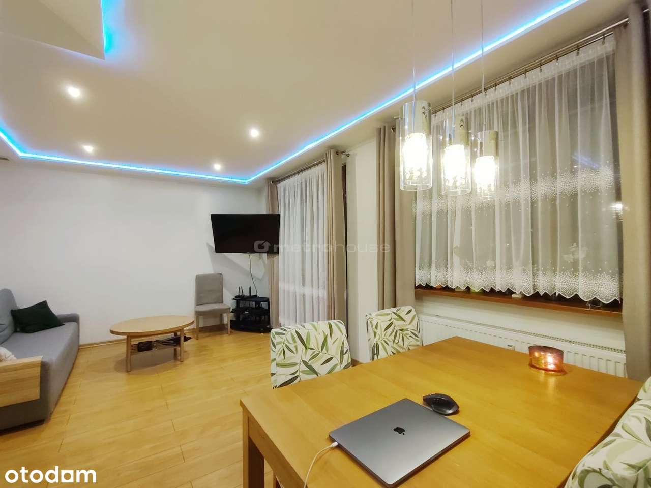 M4, balkon, winda, klima - do wprowadzenia się!-1