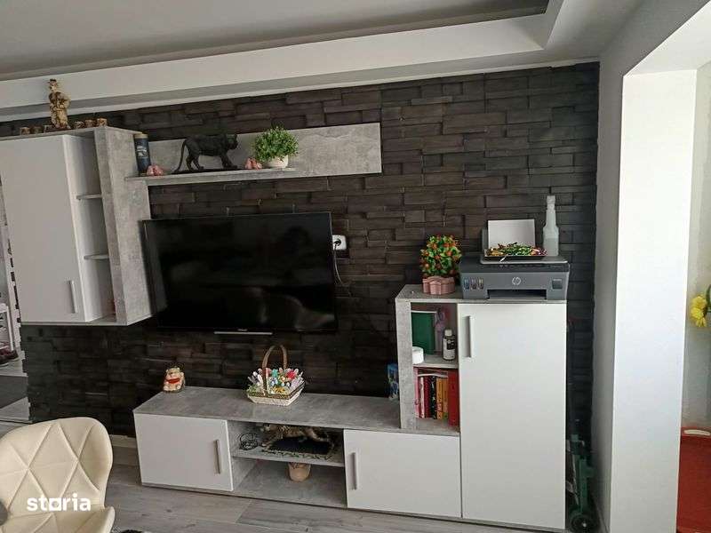Apartament de vanzare 3 camere!! — fotografia 1