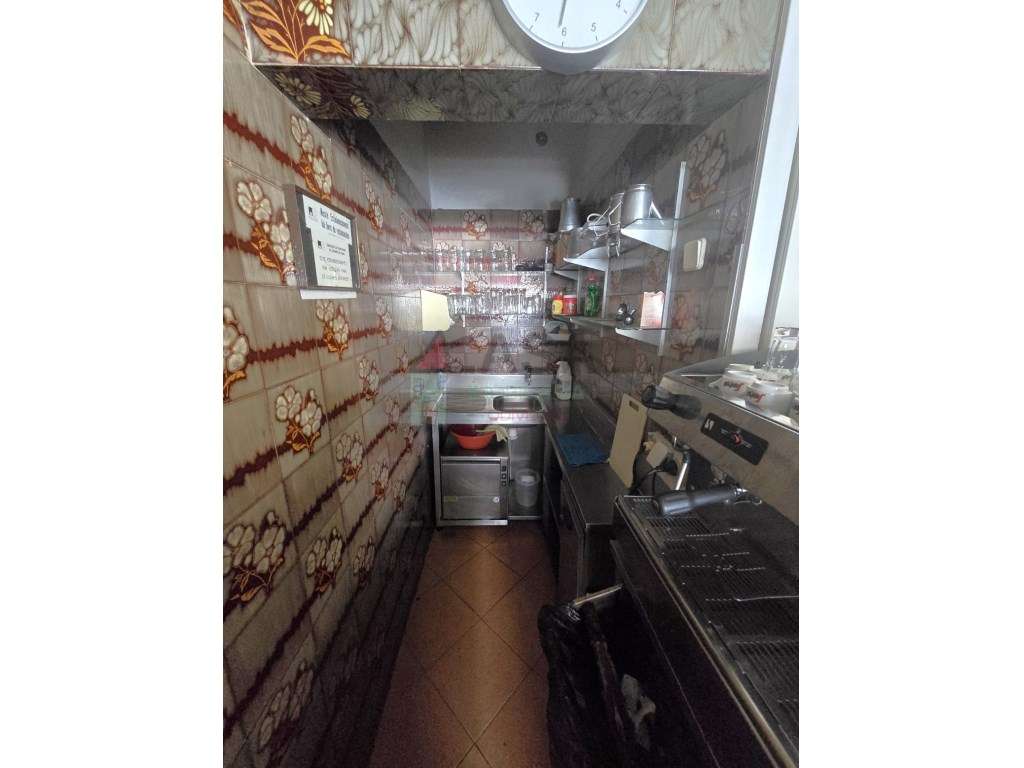 Restaurante em Funcionamento | 70 m² | Renda 200 € | Odivelas-21
