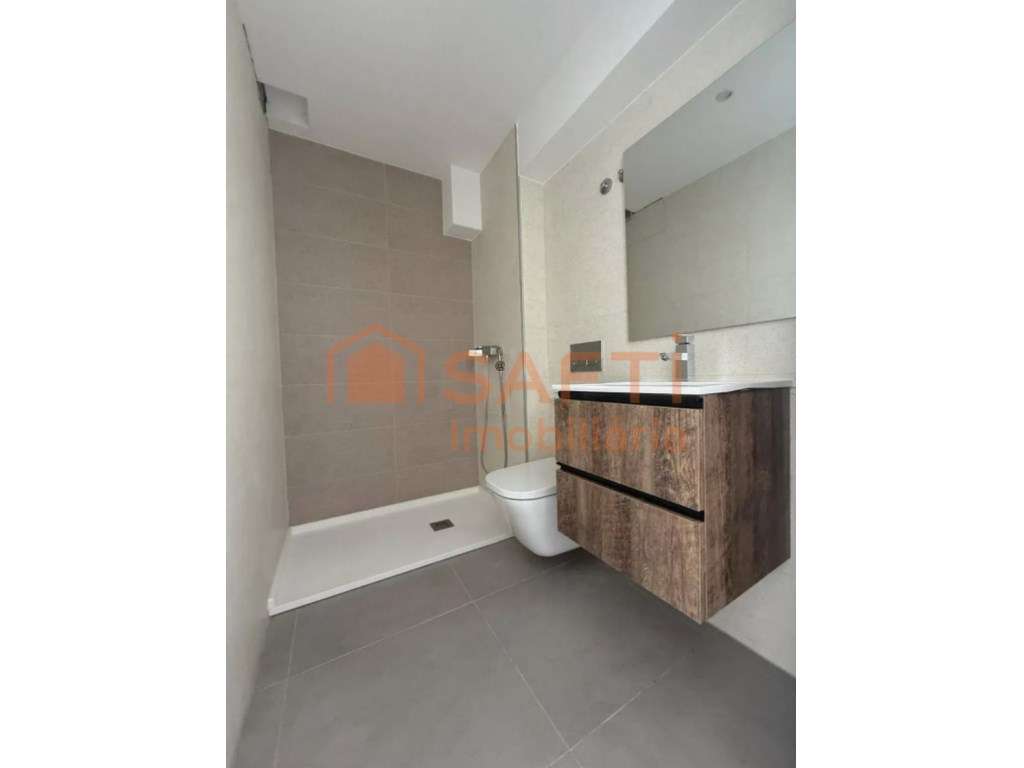 Moradia geminada a estrear na margem sul - Grande imagem: 5/37