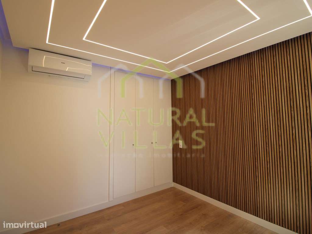 Apartamento T2 Frente Mar em Quarteira-4