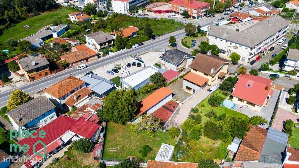 Moradia Individual com mais de 900m2 em Palmeira, Braga-32