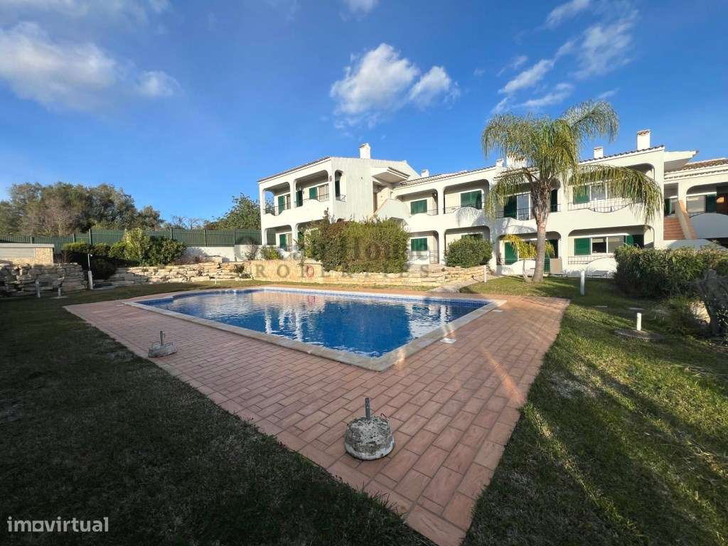 Apartamento com 3 quartos, piscina e garagem em Almancil.-18