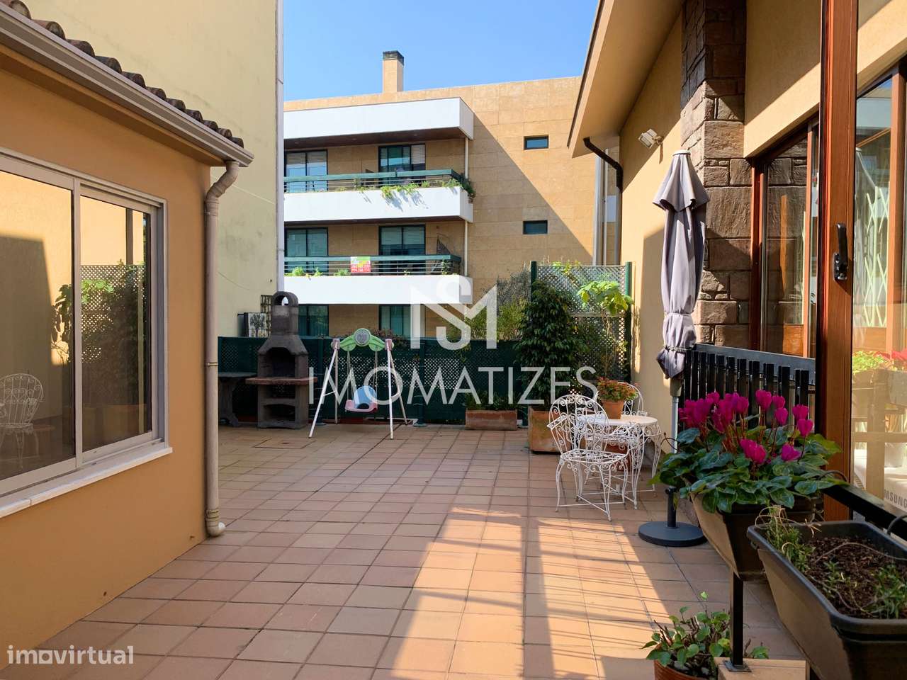 Moradia T3+2 com garagem dupla no coração da Maia - Grande imagem: 4/39