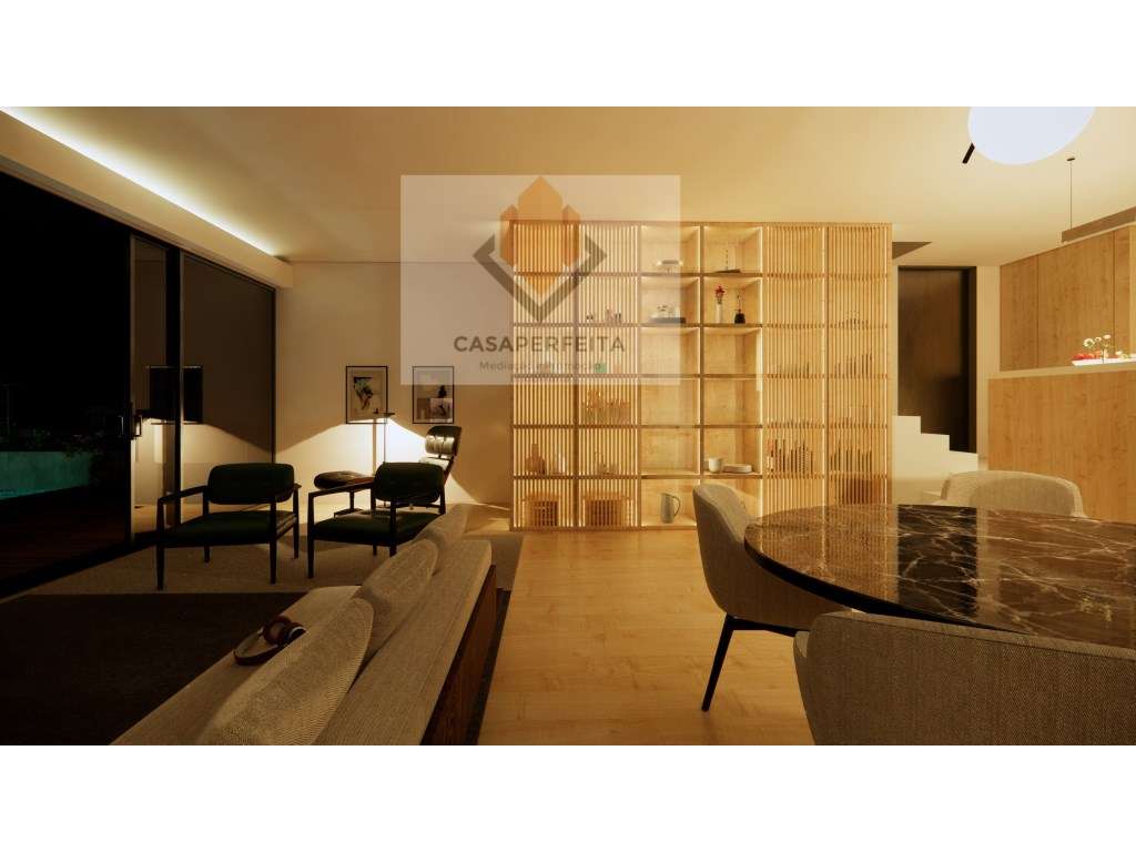 Moradia V3 de 4 Frentes e 2 Pisos com Piscina e Jardim - Grijó - Grande imagem: 4/9