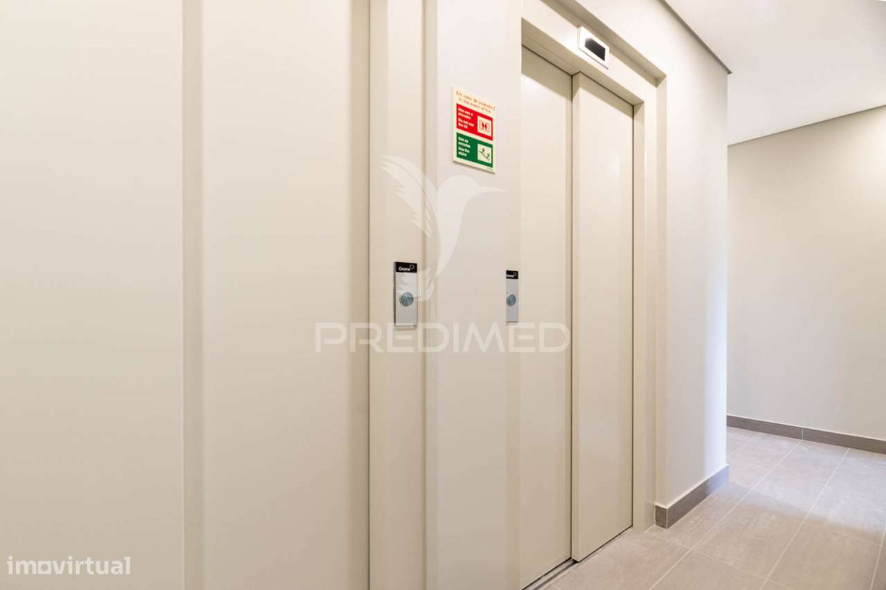 Apartamento T3 em condomínio fechado, com piscina e box para dois c... - Grande imagem: 5/37