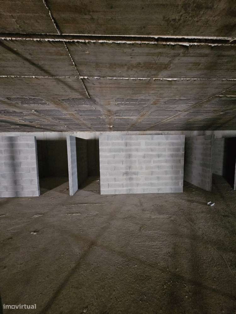Apartamento T2 novo com piscina e garagem-10