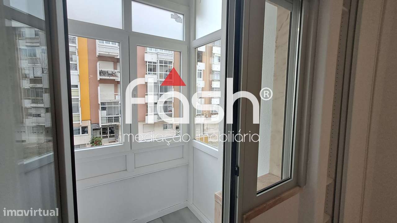 T2 Remodelado com elevador e arrecadação na Figueirinha-Oeiras-15