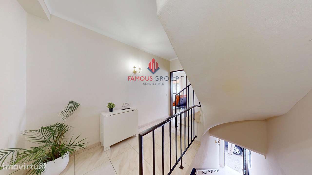 Apartamento T2 Duplex - Lagoa na Rua General Humberto Delgado-13