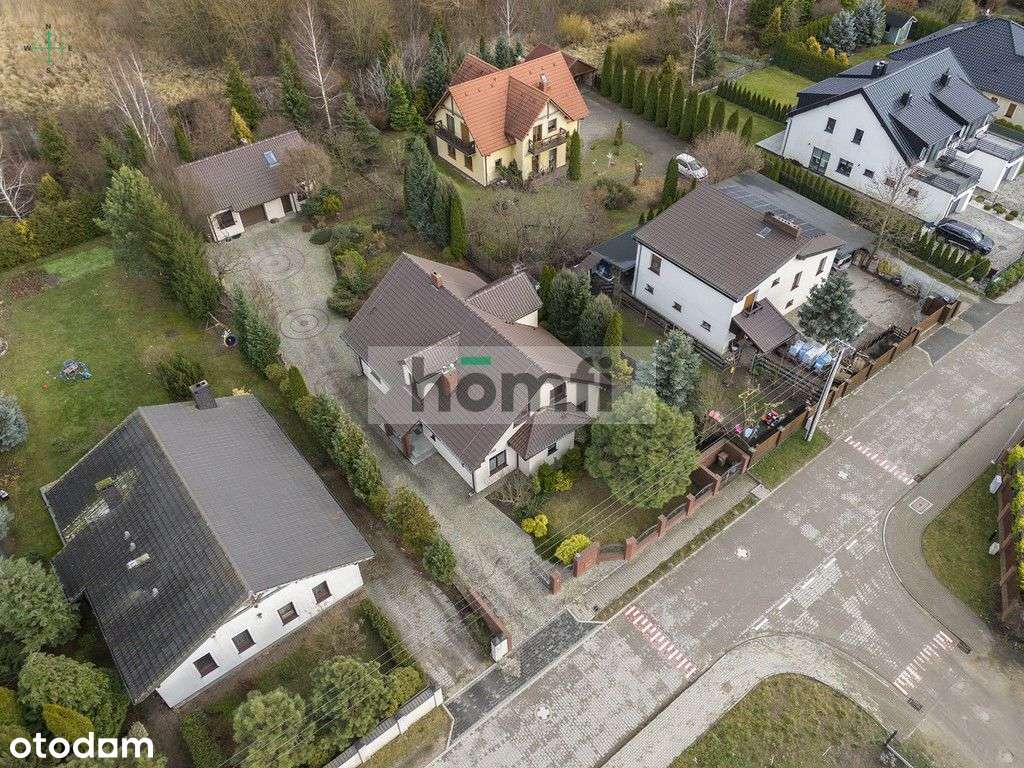 Dom jednorodzinny z garażem na dużej działce-18