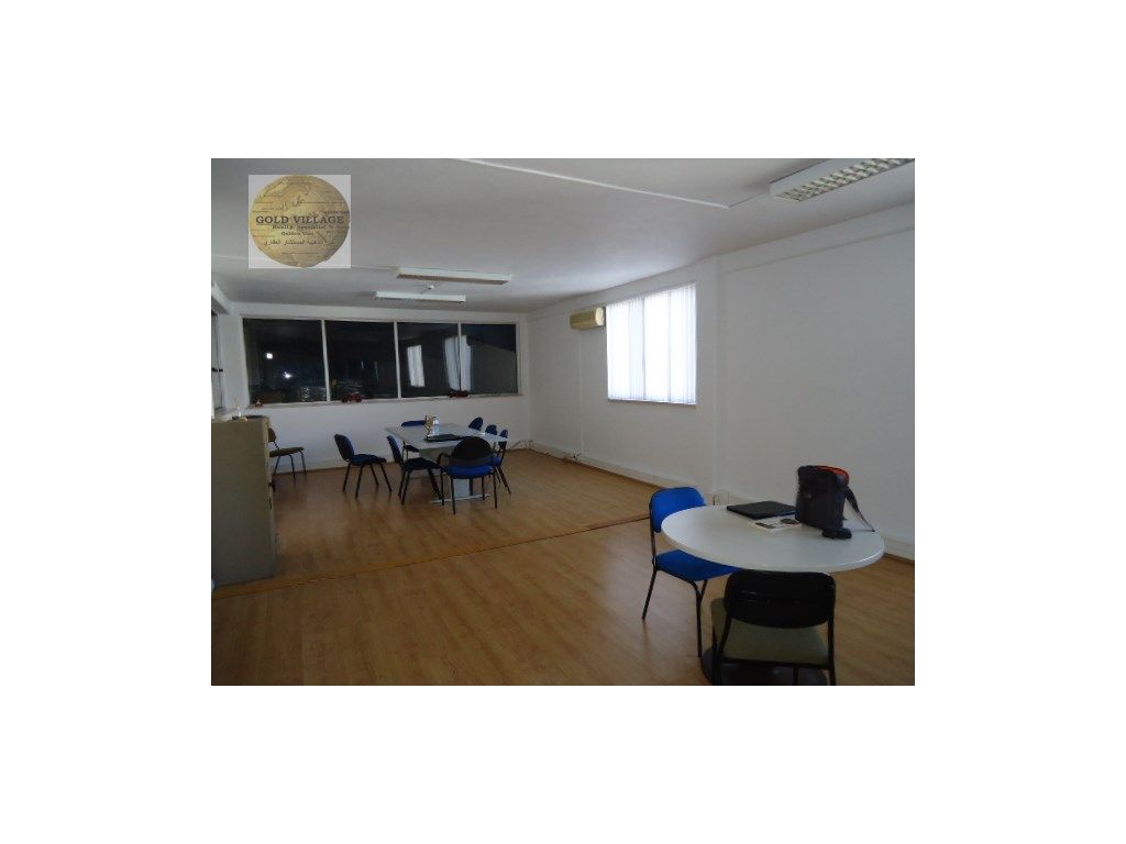 arrenda armazém 1800m2 piso superior 600m2 escritórios lo...